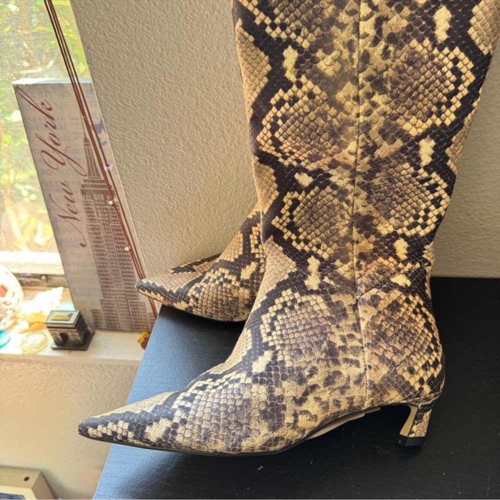 NWT Gianni Bini Gianna Snake Print Kitten Heel Tall Boots Sz 7 - Picture 3 of 7
